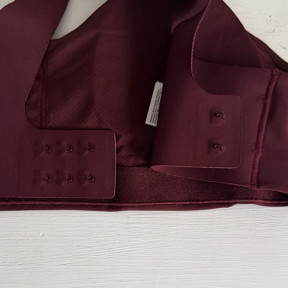 Athleta Burgundy Red Sports Bra Small NWOT Adjustable Back New Without Tags - Picture 3 of 4
